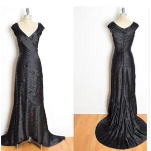 Tadashi, Vintage Black Evening Gown. Tag listed as Size 10 (modern size 8).